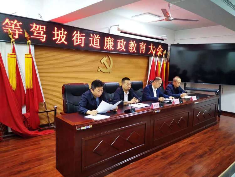 https://img.jianpian.info/2945064/article/20230925/18248d5e7b9e4bd8910c3cf81638e83d.jpg?imageView2/2/w/750/h/1400/q/80